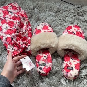 Victoria’s Secret Floral slippers size medium